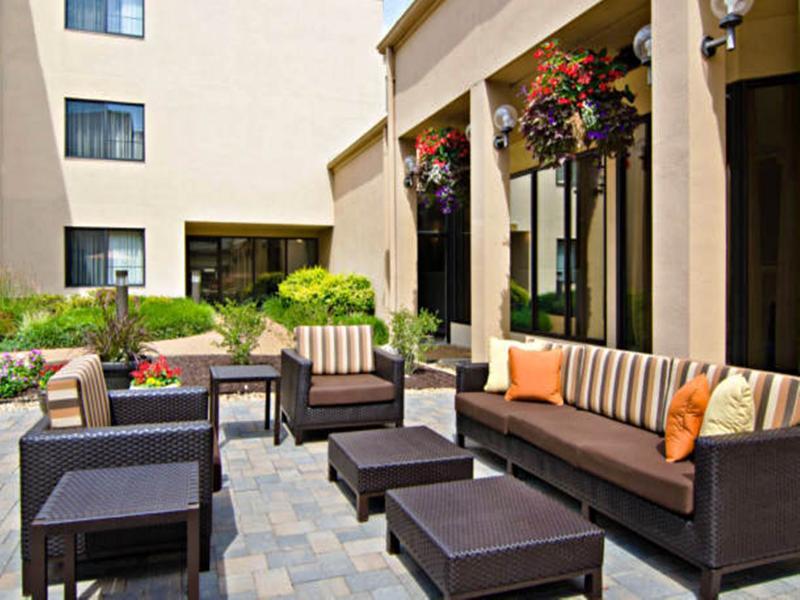 Courtyard St. Louis Westport Plaza 3*
