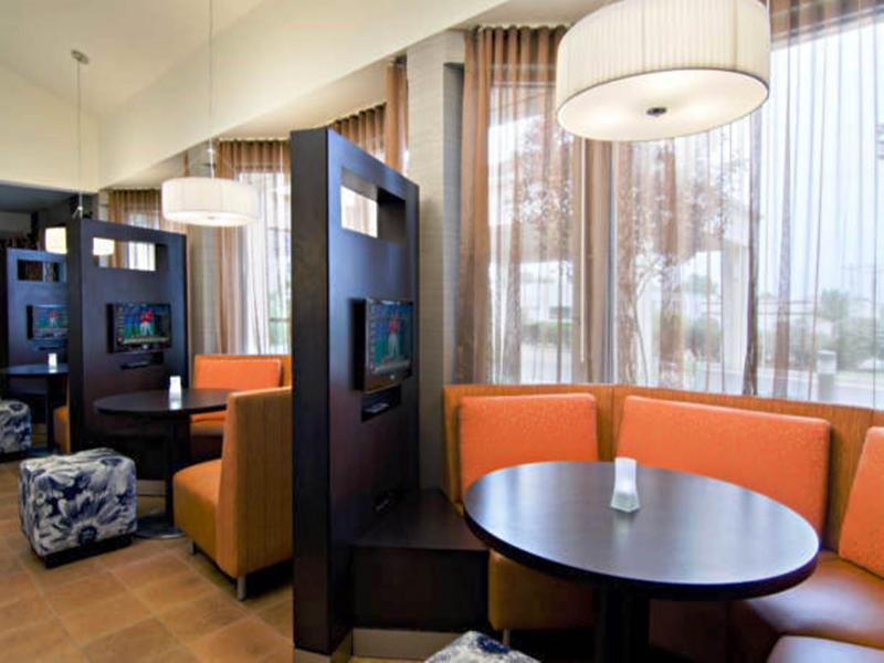 Courtyard St. Louis Westport Plaza Hotel