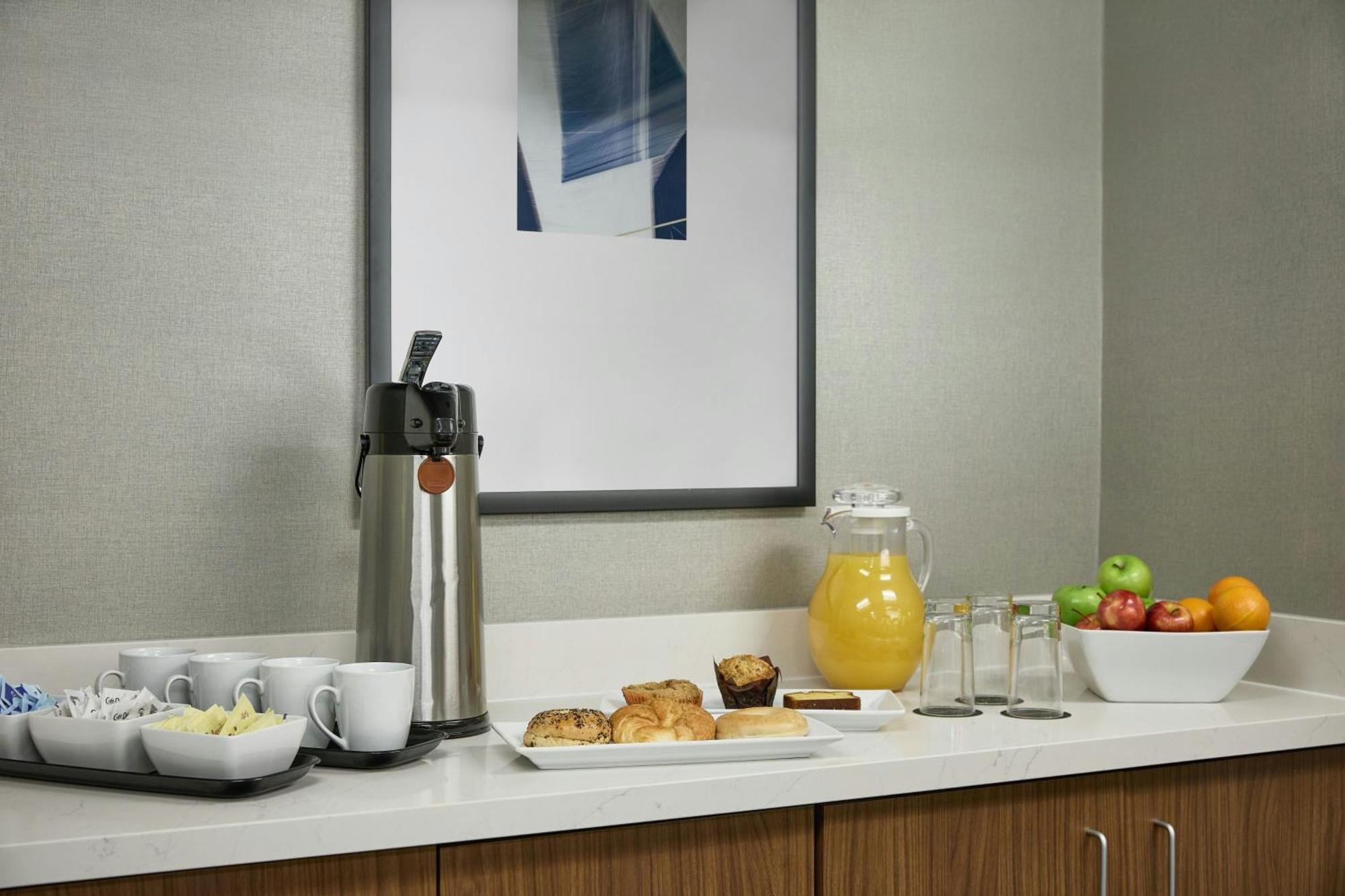 Hotel Courtyard St. Louis Westport Plaza 3*