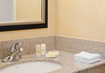 Courtyard St. Louis Westport Plaza 3*