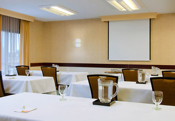 Courtyard St. Louis Westport Plaza Hotel 3*